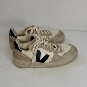 Women’s Veja V-10 B Mesh Sneaker